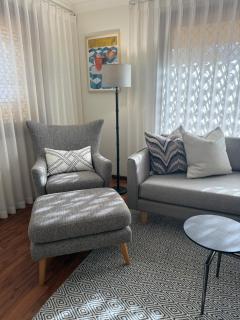 Amazing location 4 bedroom &Pet friendly& Fully Fenced - 9