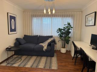 Amazing location 4 bedroom &Pet friendly& Fully Fenced - 4