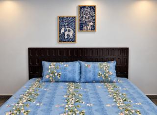 Private Apartment with Shared Kitchen - 2 Mins Walk to Metro, Sindhi Camp Bus Stand - 8