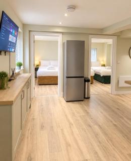 Cosy 2 Bed Apartment - Sleeps 4 - Town Centre Location - 2