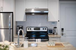 Brand New Stylish 2 bedrooms Suite in Shaughnessy - 1