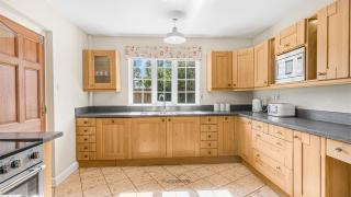 The Hamilton - 5 BED nr NEC - 9