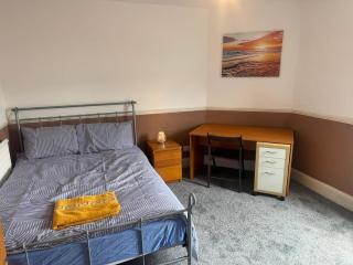 Welcoming 3Bed House Sleeps 6 by Derby Centre - 5