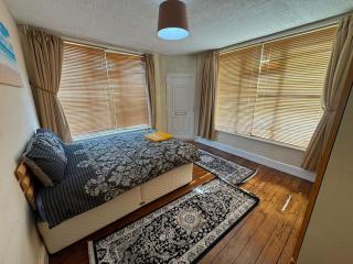 Welcoming 3Bed House Sleeps 6 by Derby Centre - 3