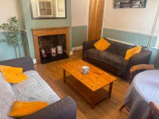Welcoming 3Bed House Sleeps 6 by Derby Centre - 1