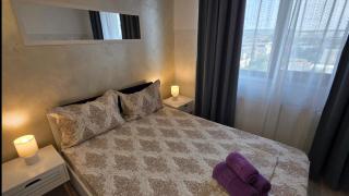 Golden Mood Apartment near Palas Mall - 2