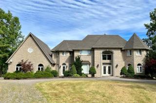 5 acre Luxury estate 15 min from Niagara Falls - 0