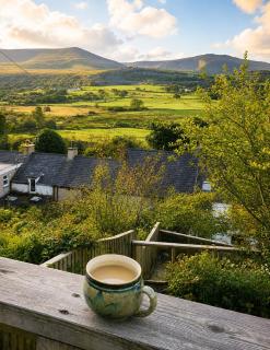 Charming Welsh Cottage with Wood-Fired Hot Tub, Snowdon and Beaches Nearby, Dog-friendly - 2