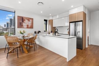NEW Gold Coast Riverfront Penthouse with City views - 1