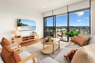 NEW Gold Coast Riverfront Penthouse with City views - 8