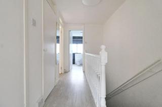 Free Parking | 3 Bedrooms | Sleeps 7 | Airport - 5