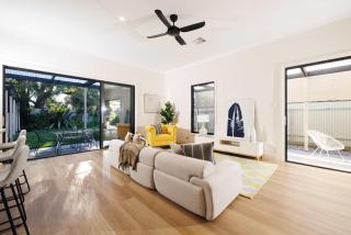 Generous Family Home with a Massive Entertainment and heated pool close to city - 6