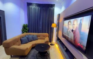 Tangles Luxury Apartment - 2