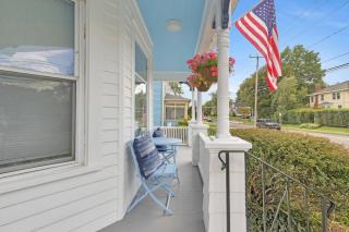 West Hartford Center: Cozy New England Apartment - 6