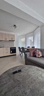 Imperial Suite-Private Yard - 5