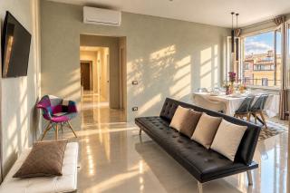 Signature Design & Panoramic Views - 8
