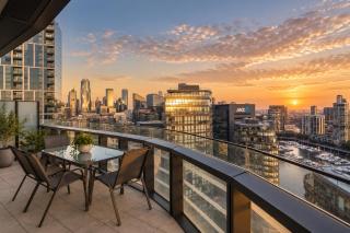 Sub Penthouse in Docklands with Breathtaking Views - Pool, Gym & Parking - Melbourne - 8