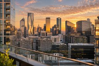 Sub Penthouse in Docklands with Breathtaking Views - Pool, Gym & Parking - Melbourne - 4