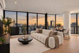 Sub Penthouse in Docklands with Breathtaking Views - Pool, Gym & Parking - Melbourne - 0