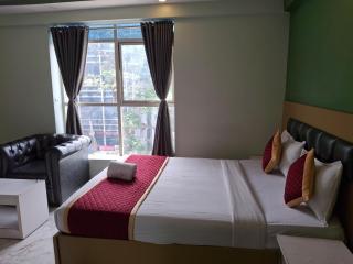 Hotel Cozzy Inn - 5