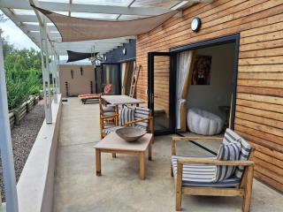 Serene, stylish beach home - 3
