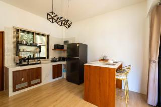 Tropical Oasis 2BR and 5 Min to Zen Beach - 6
