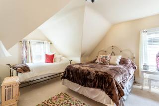 Large Space Great for Groups & Families - 5