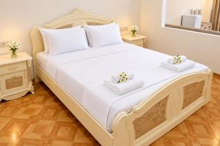 Vard & Garden Hotel - 4