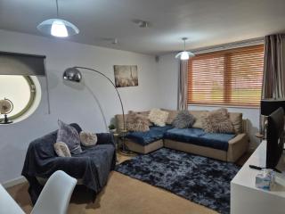 2 bed GF Docklands Apartment - Free Parking for 1 car - 6