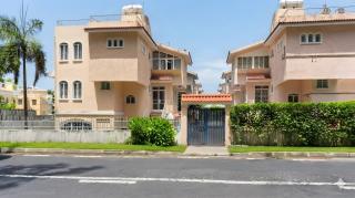 Beachfront 4-Bedroom Villa with Rooftop Sunset Terrace - 9