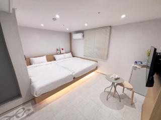 Monolith Stay Hotel Incheon Bupyeong Station - 8