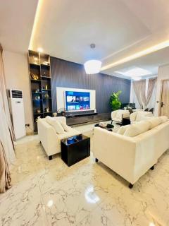 Luxurious 4 Bedroom House Lekki - 0