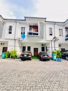 Luxurious 4 Bedroom House Lekki - 4