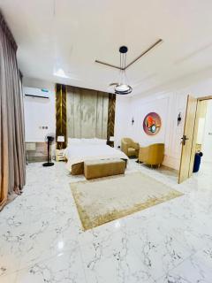 Luxurious 4 Bedroom House Lekki - 3