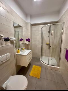 The Imperial Downtown Apartment near Palace - 1
