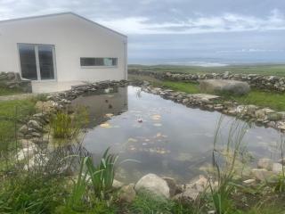 Áit, Panoramic Storm watching luxury hideaway walk from pubs - 4
