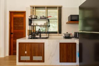 Tropical Oasis 2BR and 5 Min to Zen Beach - 5