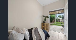 south Brighon 4 mins to beach near cafe shops - 6