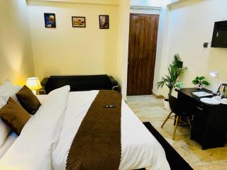 Hotel Oxygen Inn-Couple Friendly-Near Sector 18 Metro - 4