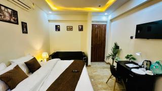 Hotel Oxygen Inn-Couple Friendly-Near Sector 18 Metro - 1