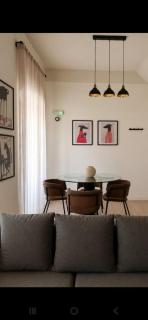 Modern Designer Apartment with Maltese Balcony & Private Yard - 8