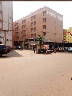 Appart Hotel Carrefour Bastos Starlink groupe électrogène parking Forage - 1