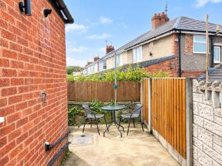 LUX LIVIN' - 5 Bed Home in Runcorn Perfect Corporate Stays - 4