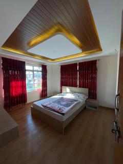 Sun drenched rooms in a quiet Gothatar home - 2