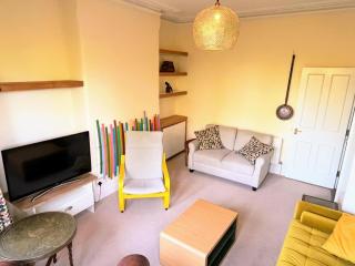 Light and Stylish Apartment Close to Bristol City Centre - 4