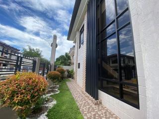 Luxury Family & Group Haven in Prime Bacolod City - 2
