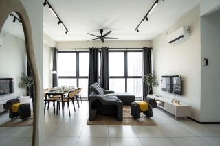 Urban Suite by Uptrend Home Management - 0