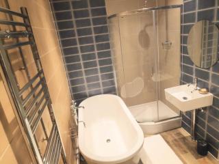 Light and Stylish Apartment Close to Bristol City Centre - 6