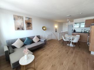 MyEnglmar 2 Zimmer Apartment mit Pools, Sauna, Fitness & Balkon - 0