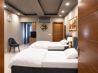 Hotel Crossroad Near Islamabad International Airport - 3